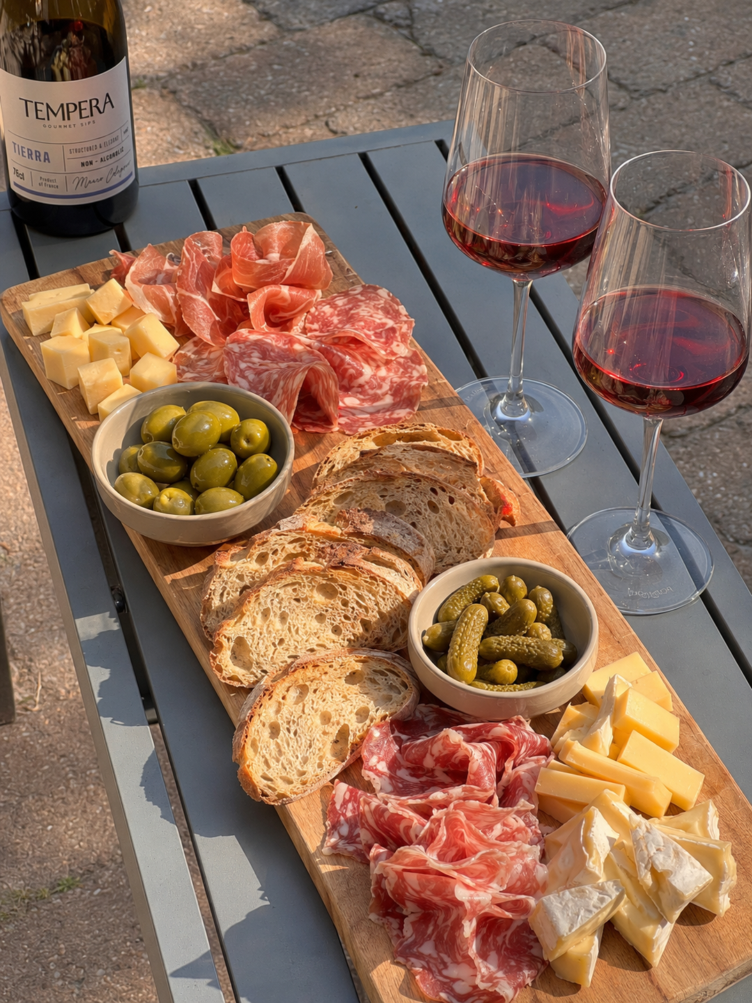 Que boire avec une planche apéritive ? 7 idées d’accords sans alcool